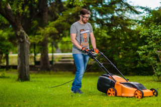 Električna kosačica Villager Villy 1000 E 