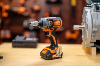 Fuse akumulatorski brushless udarni odvrtač VLP 5320 