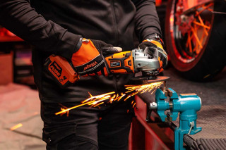 Fuse akumulatorska brushless ugaona brusilica VLP 4520 