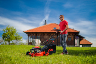 Motorna kosačica AGM 4619 