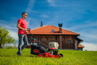 Motorna kosačica AGM 4619 