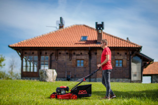 Motorna kosačica AGM 4619 