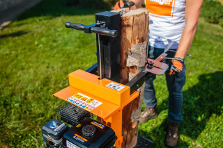Vertikalni motorni cepač drva PLS 10 T - 2019 