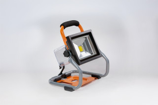 Fuse akumulatorski reflektor Villager VLN 9320 