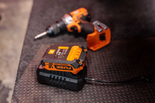 Fuse set baterija 1.5Ah + punjač 2.4A 