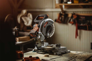 Fuse akumulatorska brushless dijagonalna testera Villager VMS 18020 